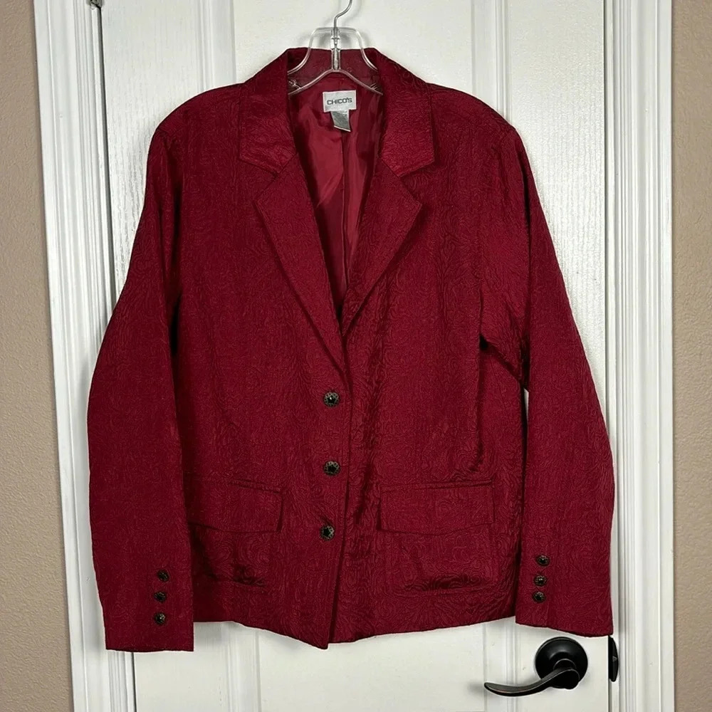 Chico's Women's‎ Burgundy Embossed Career Lightweight Blazer Size 2 Pre-Owned
